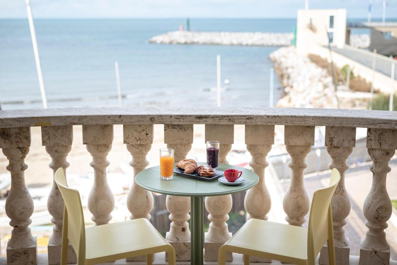 Sea View Apartment San Vincenzo Buitenkant foto