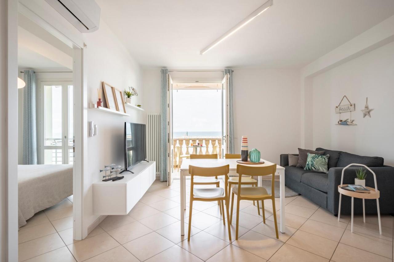 Sea View Apartment San Vincenzo Buitenkant foto