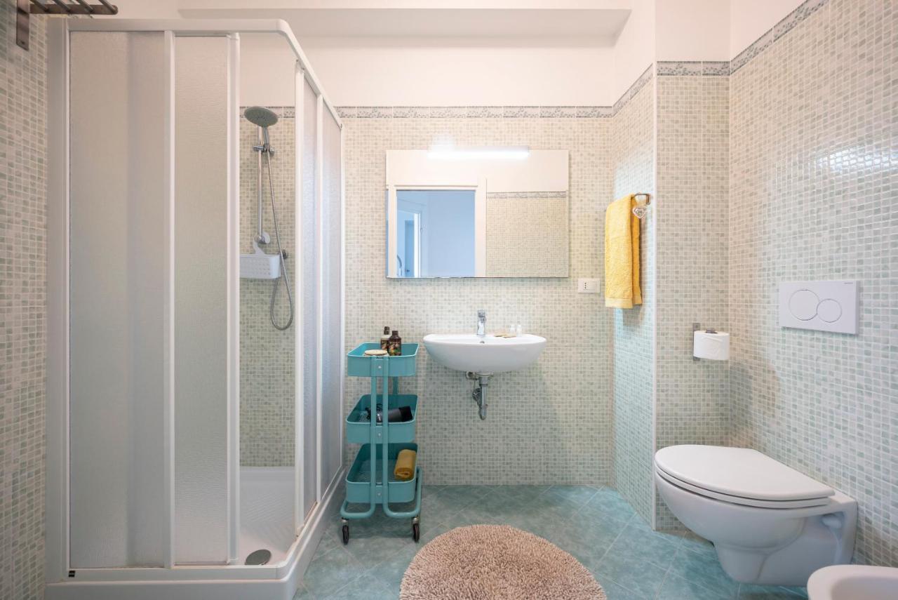 Sea View Apartment San Vincenzo Buitenkant foto