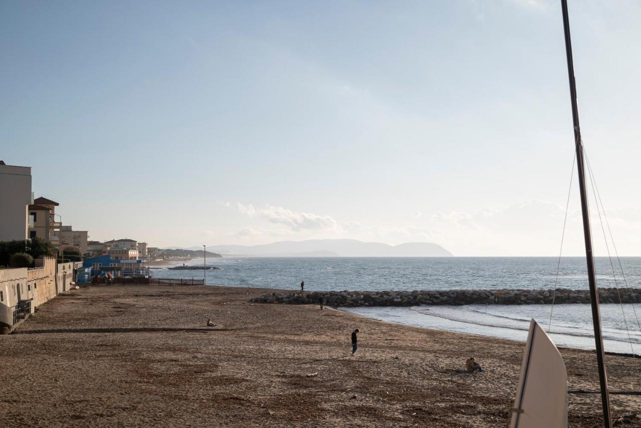 Sea View Apartment San Vincenzo Buitenkant foto