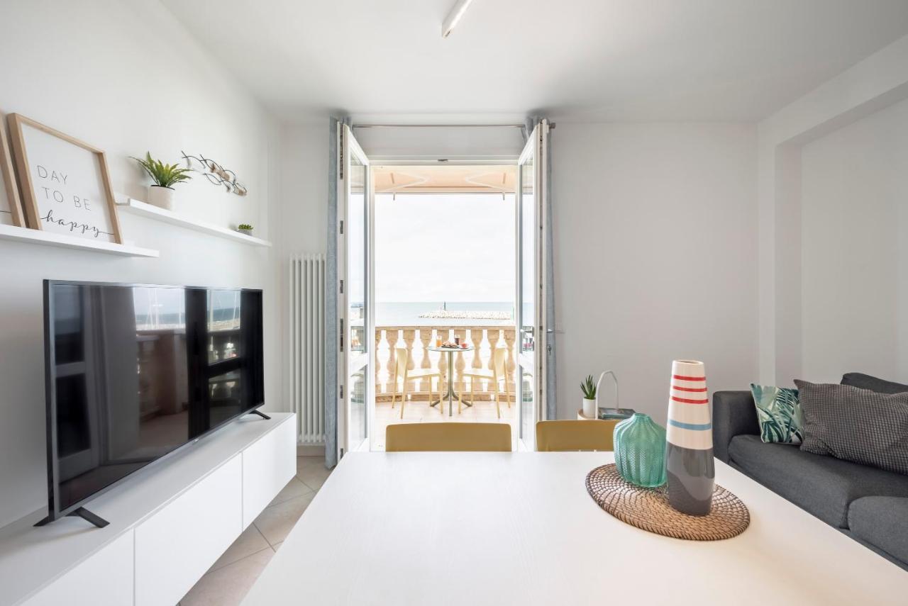 Sea View Apartment San Vincenzo Buitenkant foto