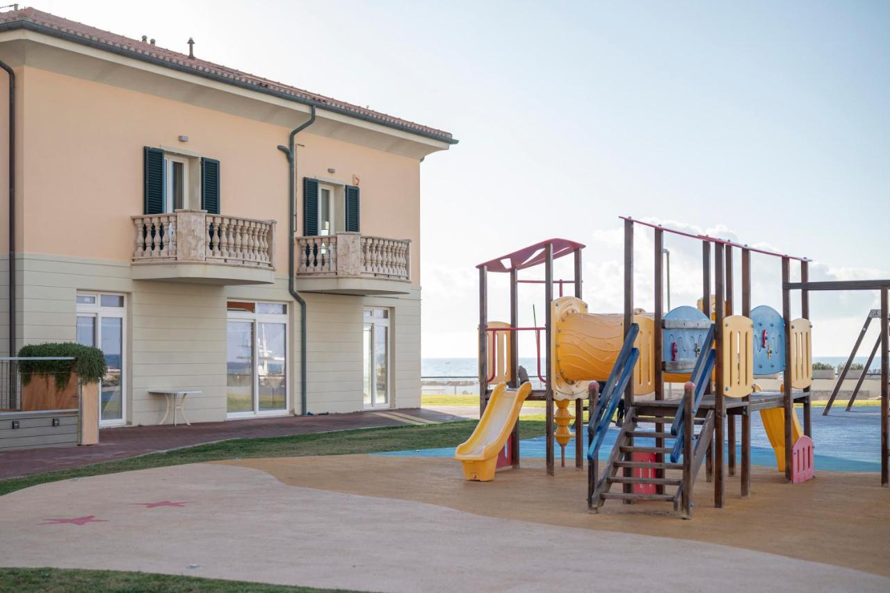 Sea View Apartment San Vincenzo Buitenkant foto